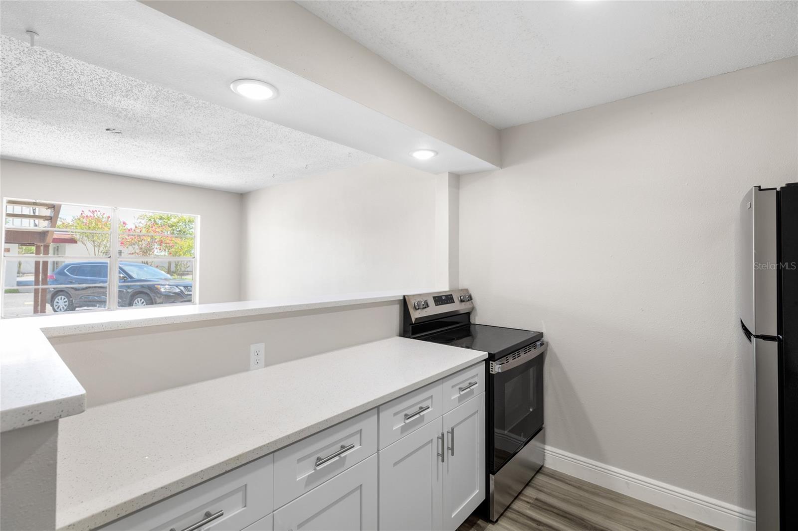 9213 TUDOR DR #B104, TAMPA, FL, 33615