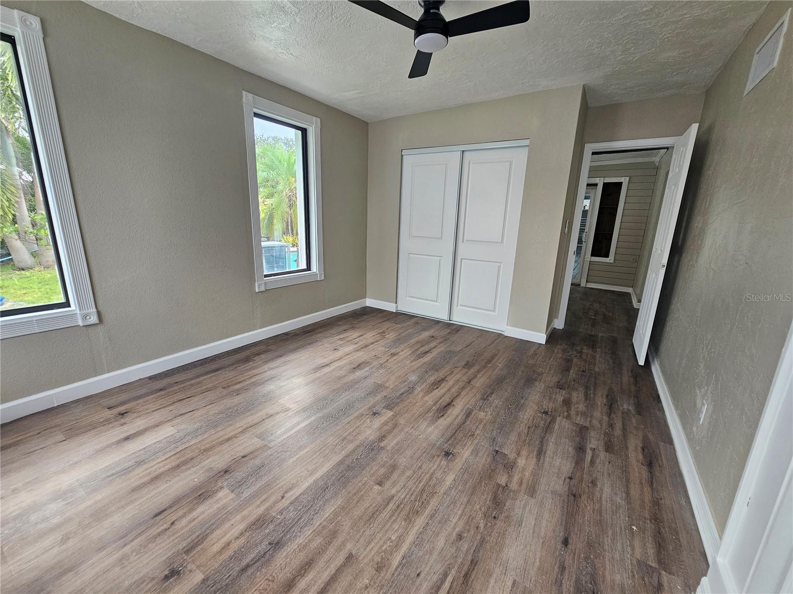 4943 LAKE CHARLES DR N, KENNETH CITY, FL, 33709