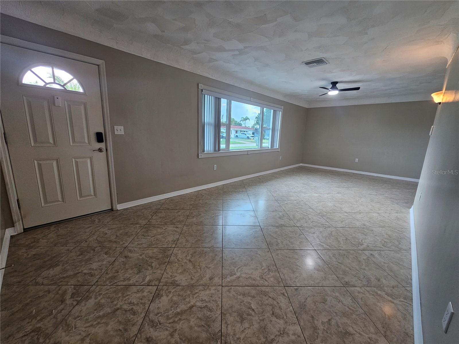 4943 LAKE CHARLES DR N, KENNETH CITY, FL, 33709