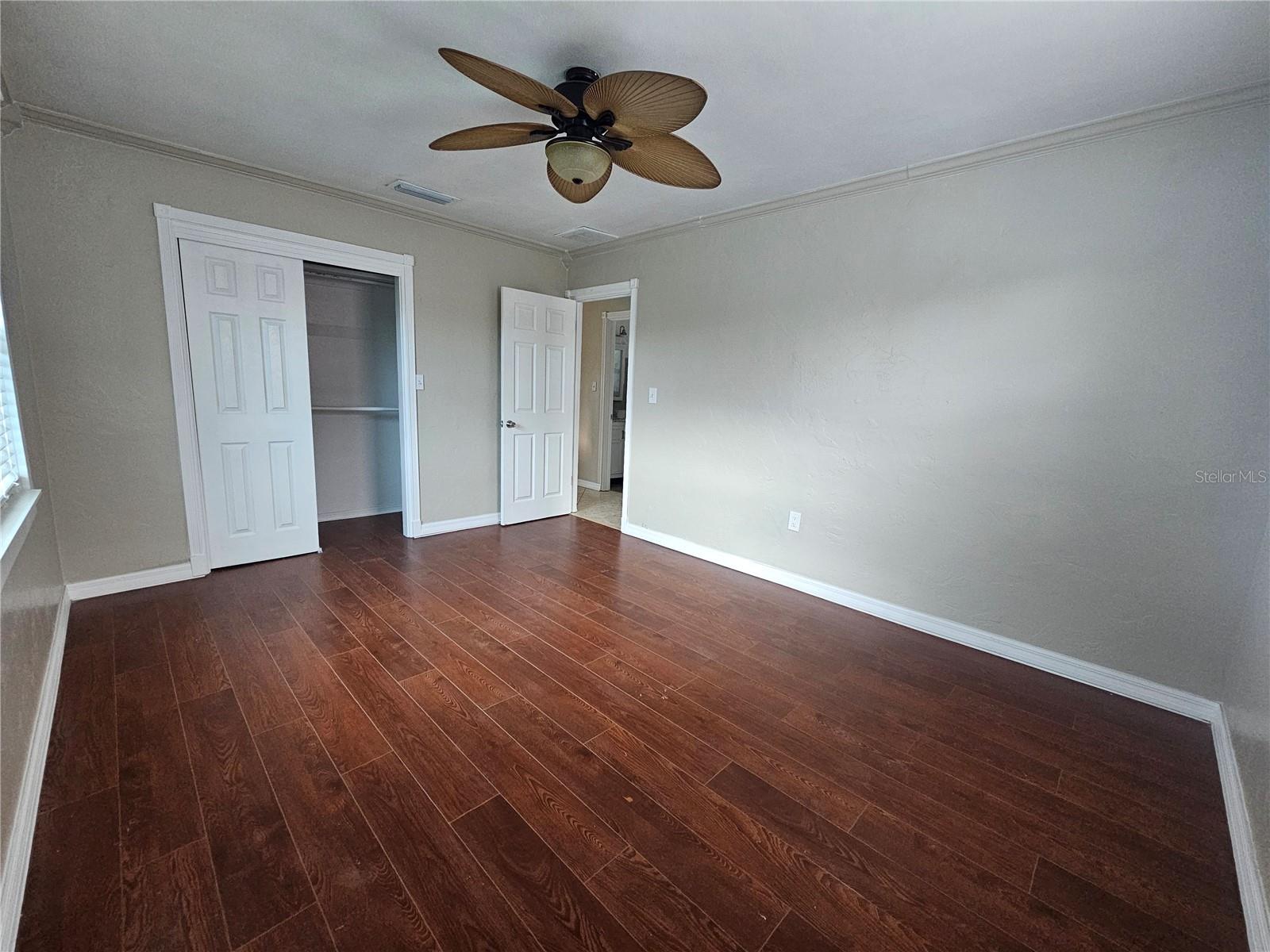 4943 LAKE CHARLES DR N, KENNETH CITY, FL, 33709