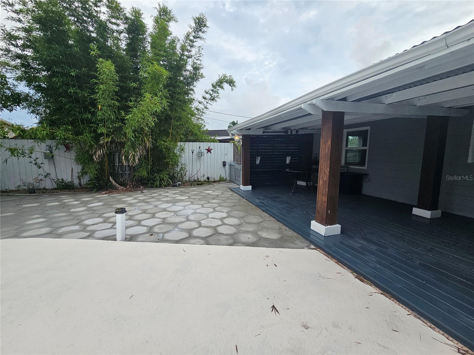 4943 LAKE CHARLES DR N, KENNETH CITY, FL, 33709