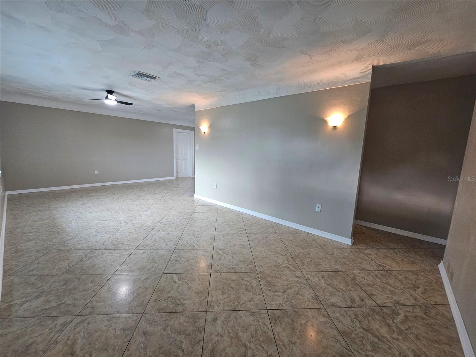 4943 LAKE CHARLES DR N, KENNETH CITY, FL, 33709