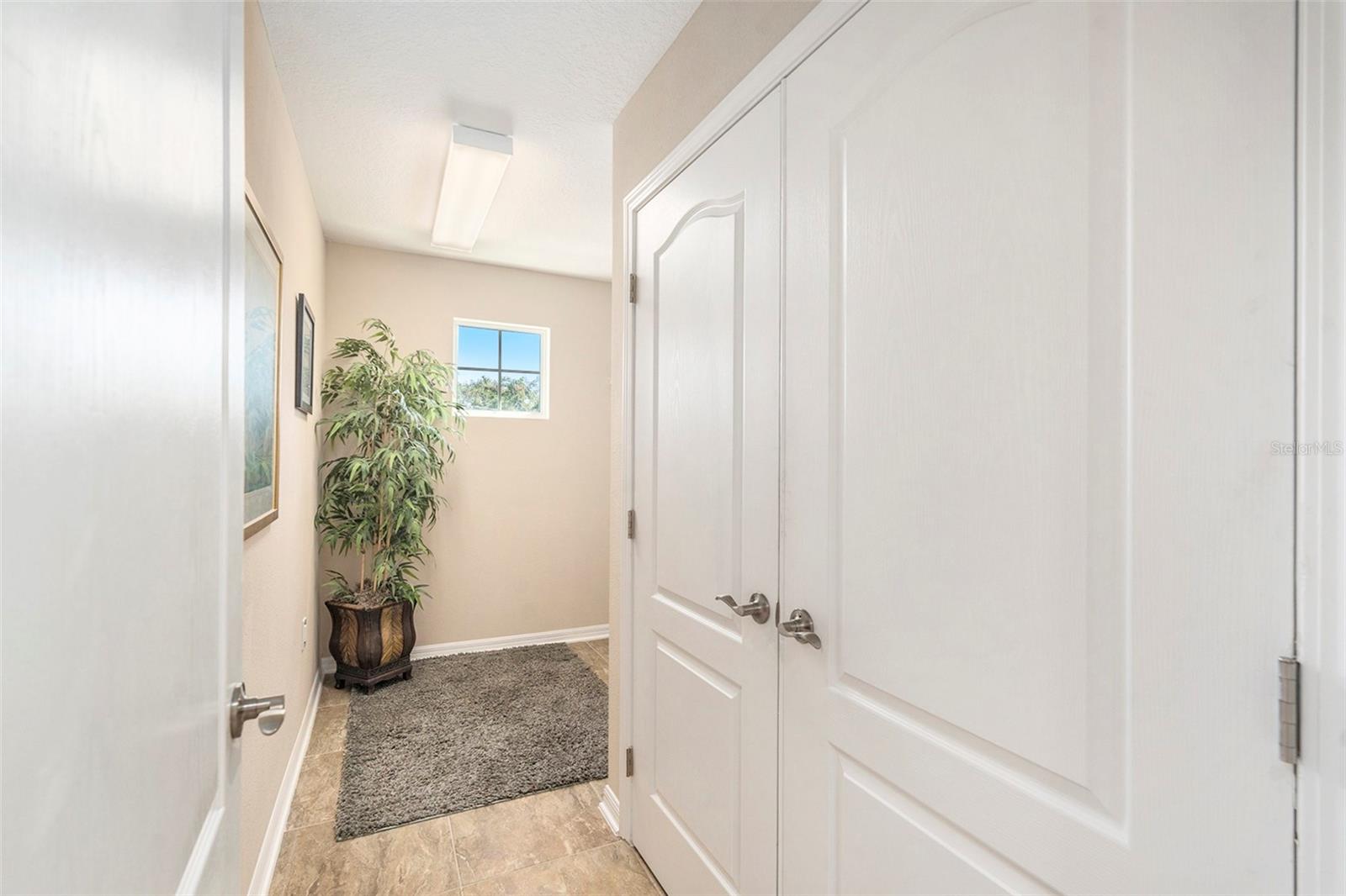 5701 S MACDILL AVE, TAMPA, FL, 33611