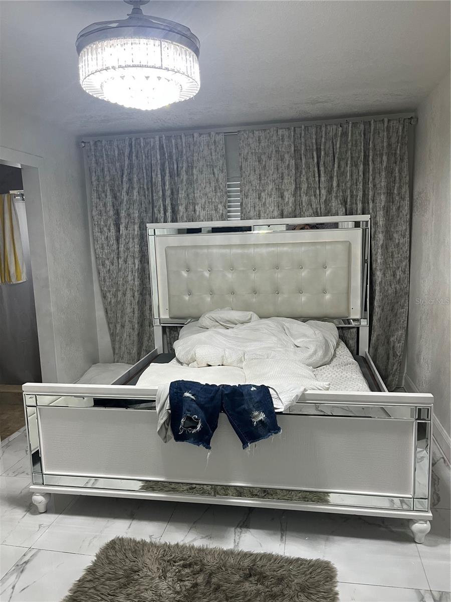 6816 N STERLING AVE, TAMPA, FL, 33614