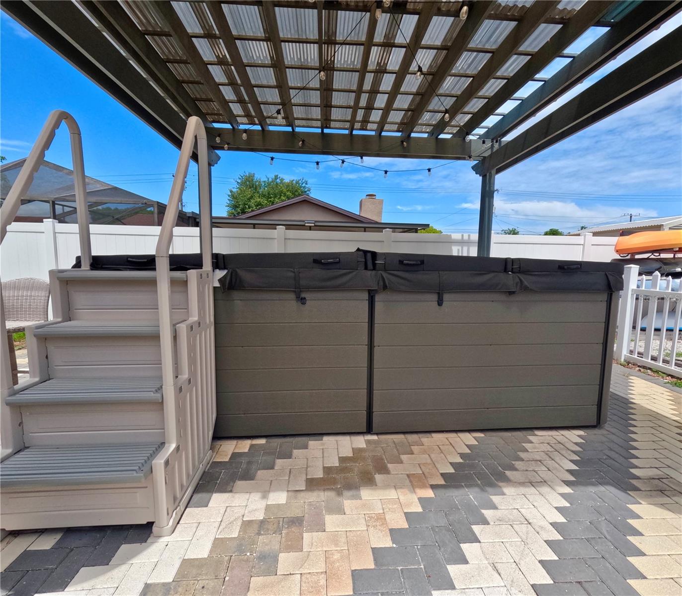 5928 YORKSHIRE RD, TAMPA, FL, 33634