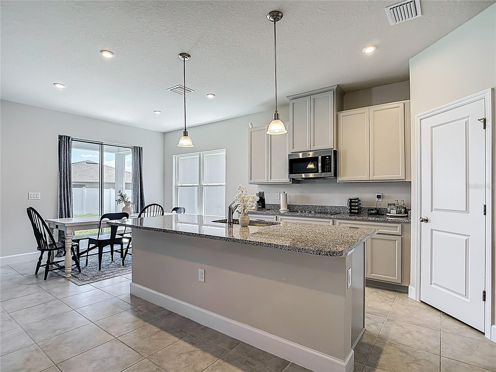 35428 CRESCENT CREEK DR, ZEPHYRHILLS, FL, 33541