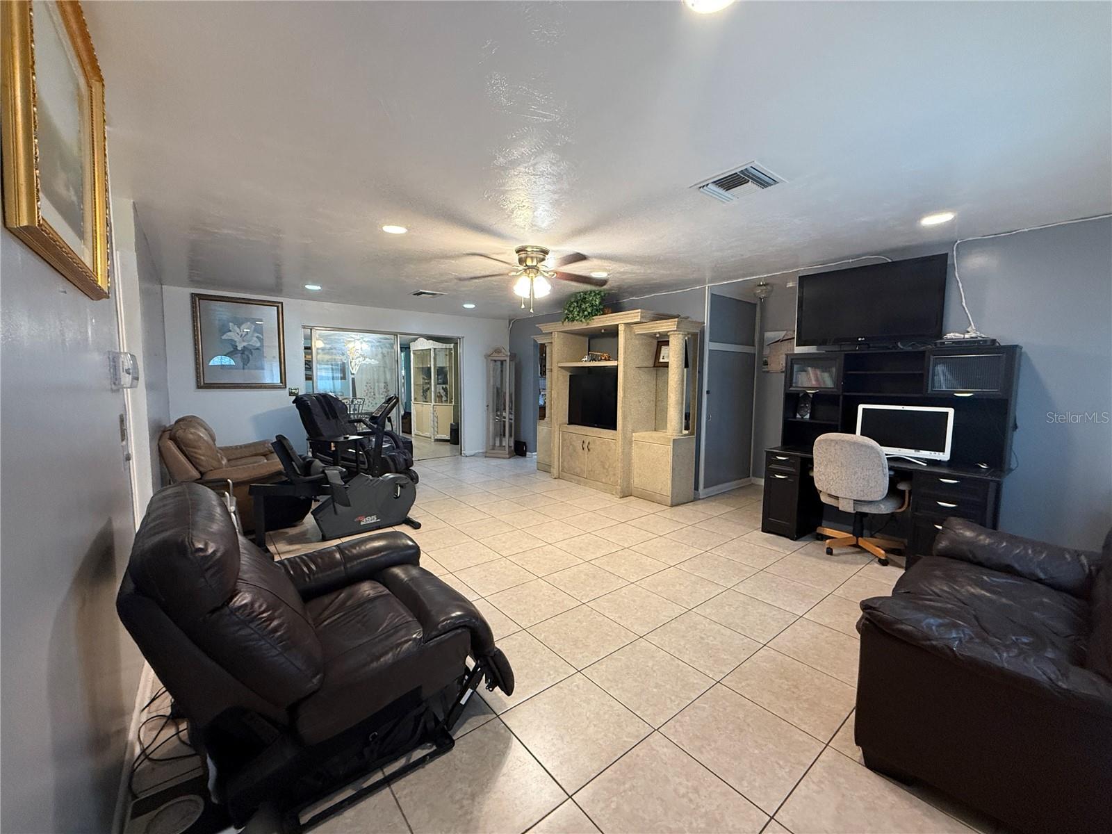 353 CAVALIER RD, PALM SPRINGS, FL, 33461