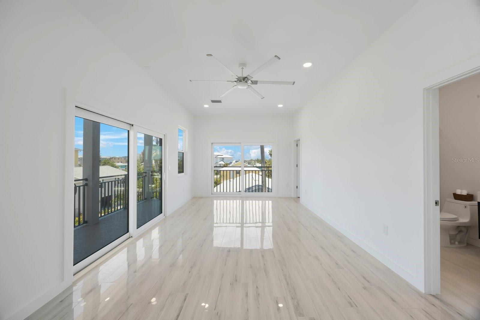 18077 3RD ST E, REDINGTON SHORES, FL, 33708