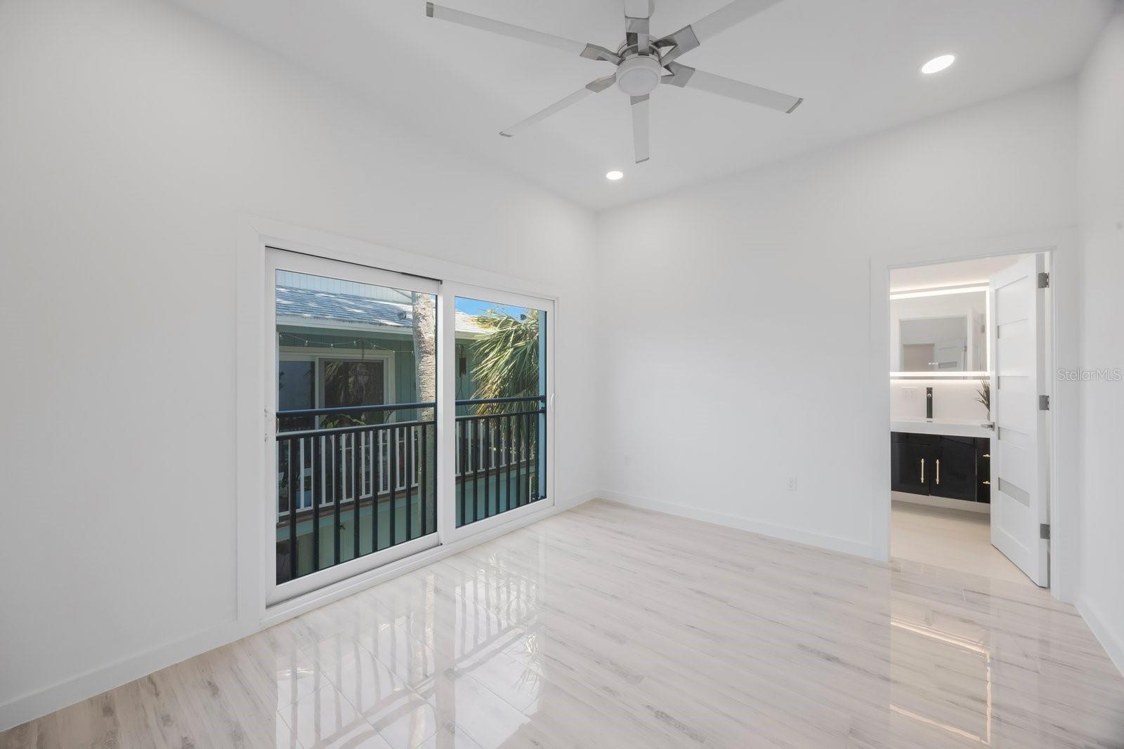 18077 3RD ST E, REDINGTON SHORES, FL, 33708