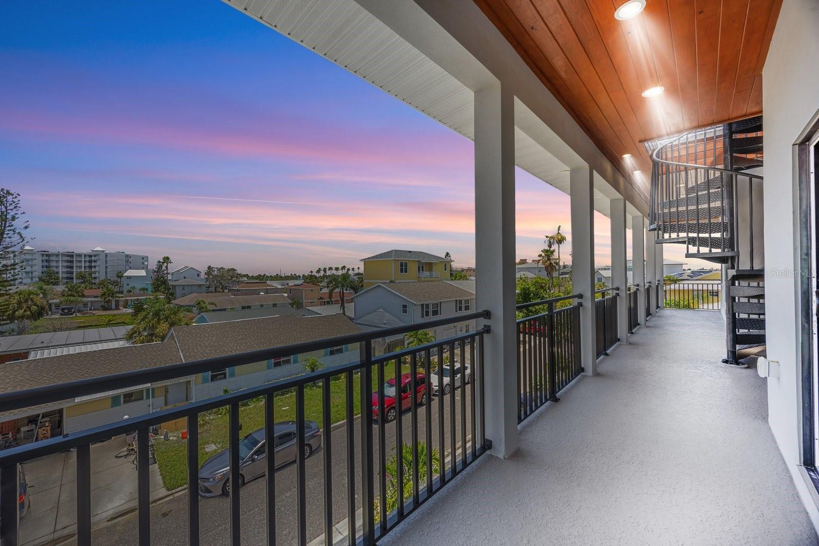 18077 3RD ST E, REDINGTON SHORES, FL, 33708