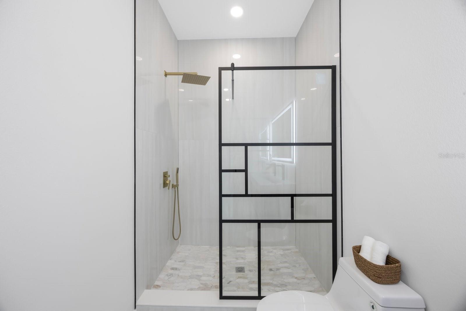 18077 3RD ST E, REDINGTON SHORES, FL, 33708