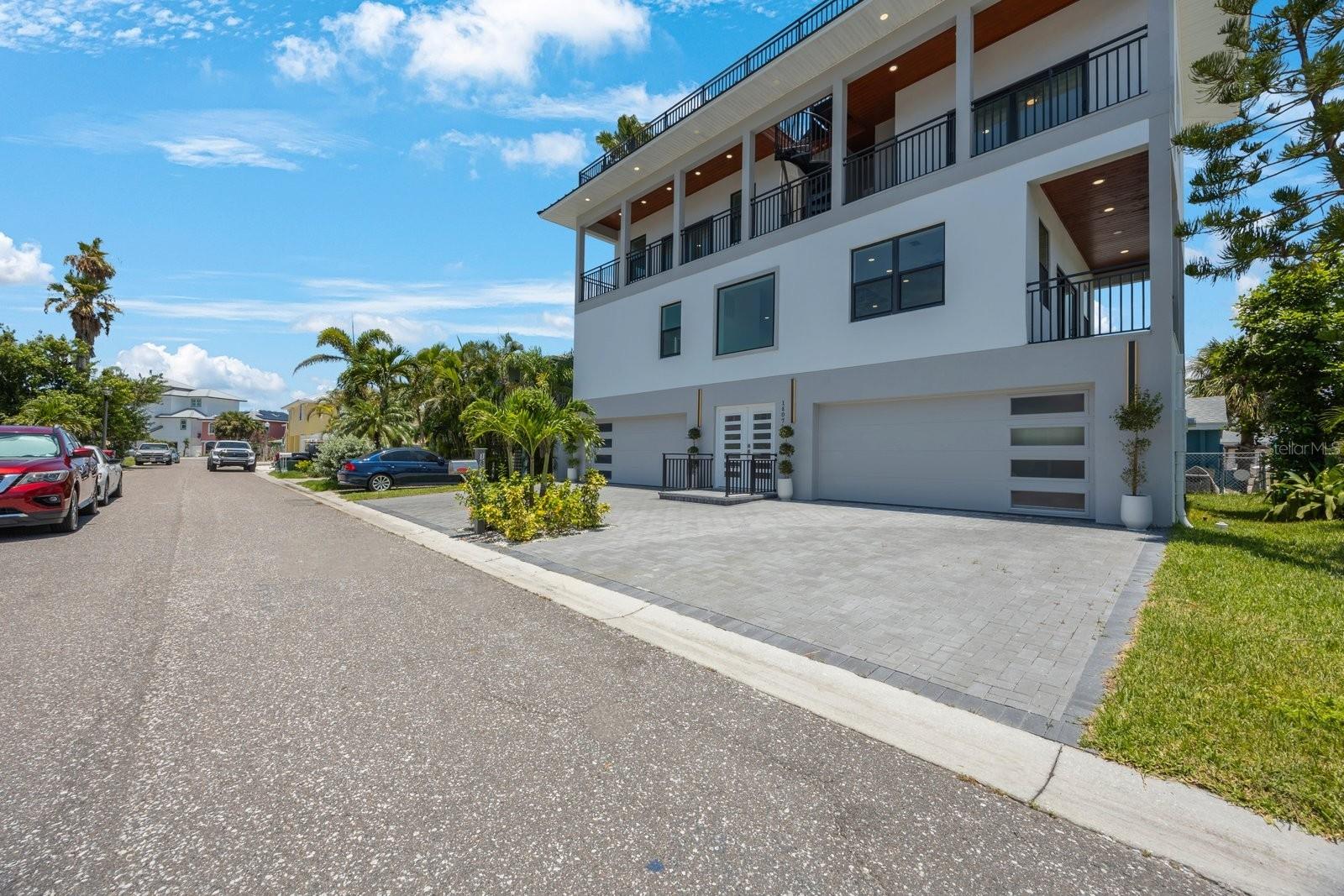 18077 3RD ST E, REDINGTON SHORES, FL, 33708