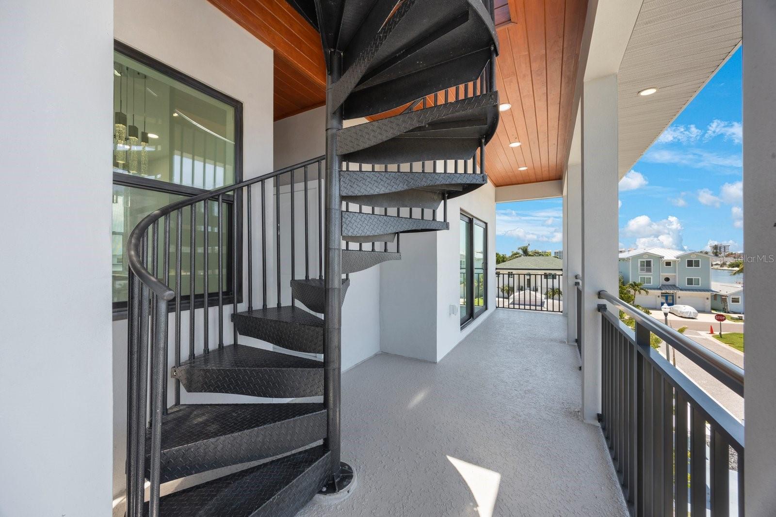 18077 3RD ST E, REDINGTON SHORES, FL, 33708