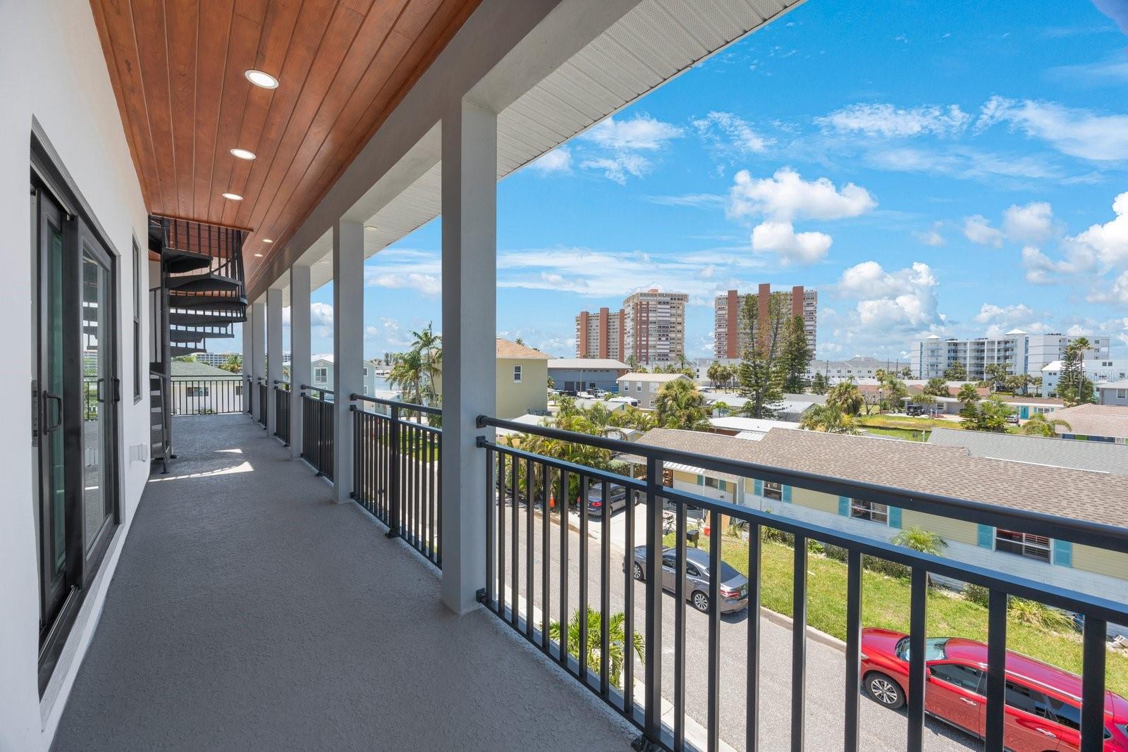 18077 3RD ST E, REDINGTON SHORES, FL, 33708