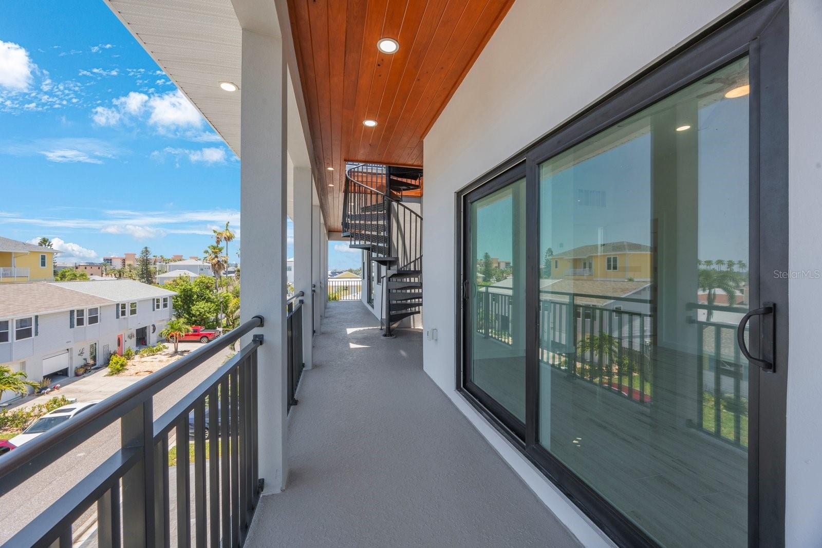 18077 3RD ST E, REDINGTON SHORES, FL, 33708