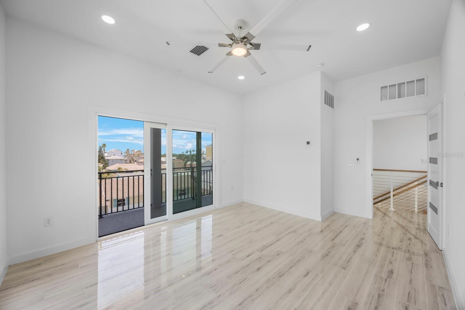 18077 3RD ST E, REDINGTON SHORES, FL, 33708