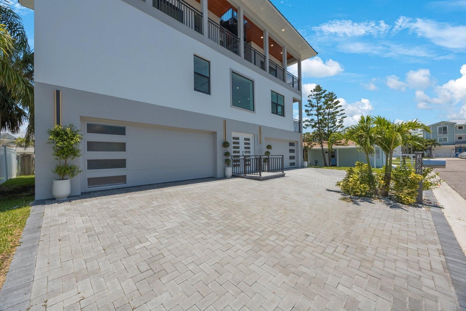 18077 3RD ST E, REDINGTON SHORES, FL, 33708