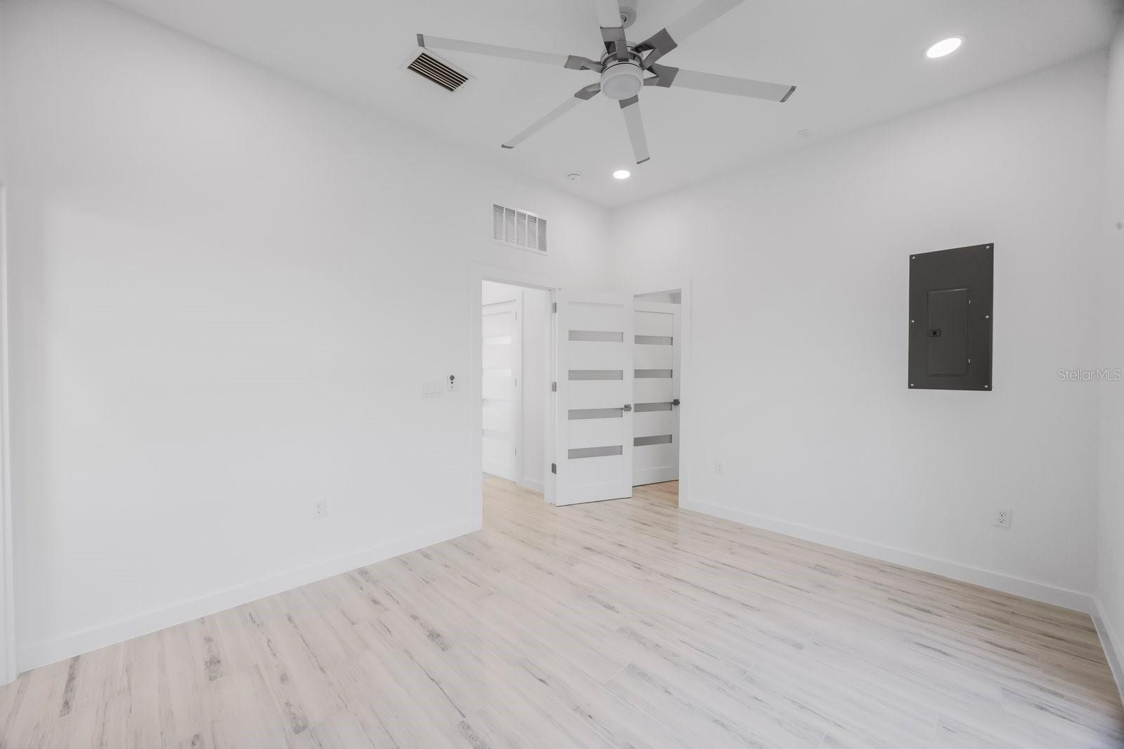 18077 3RD ST E, REDINGTON SHORES, FL, 33708