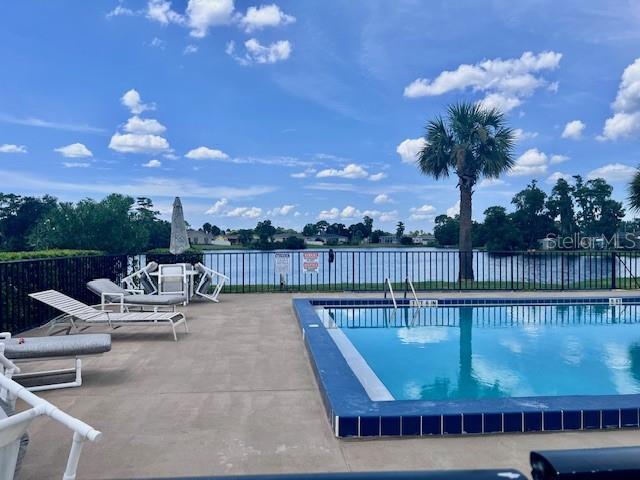 19 W COUNTRY COVE WAY, KISSIMMEE, FL, 34743