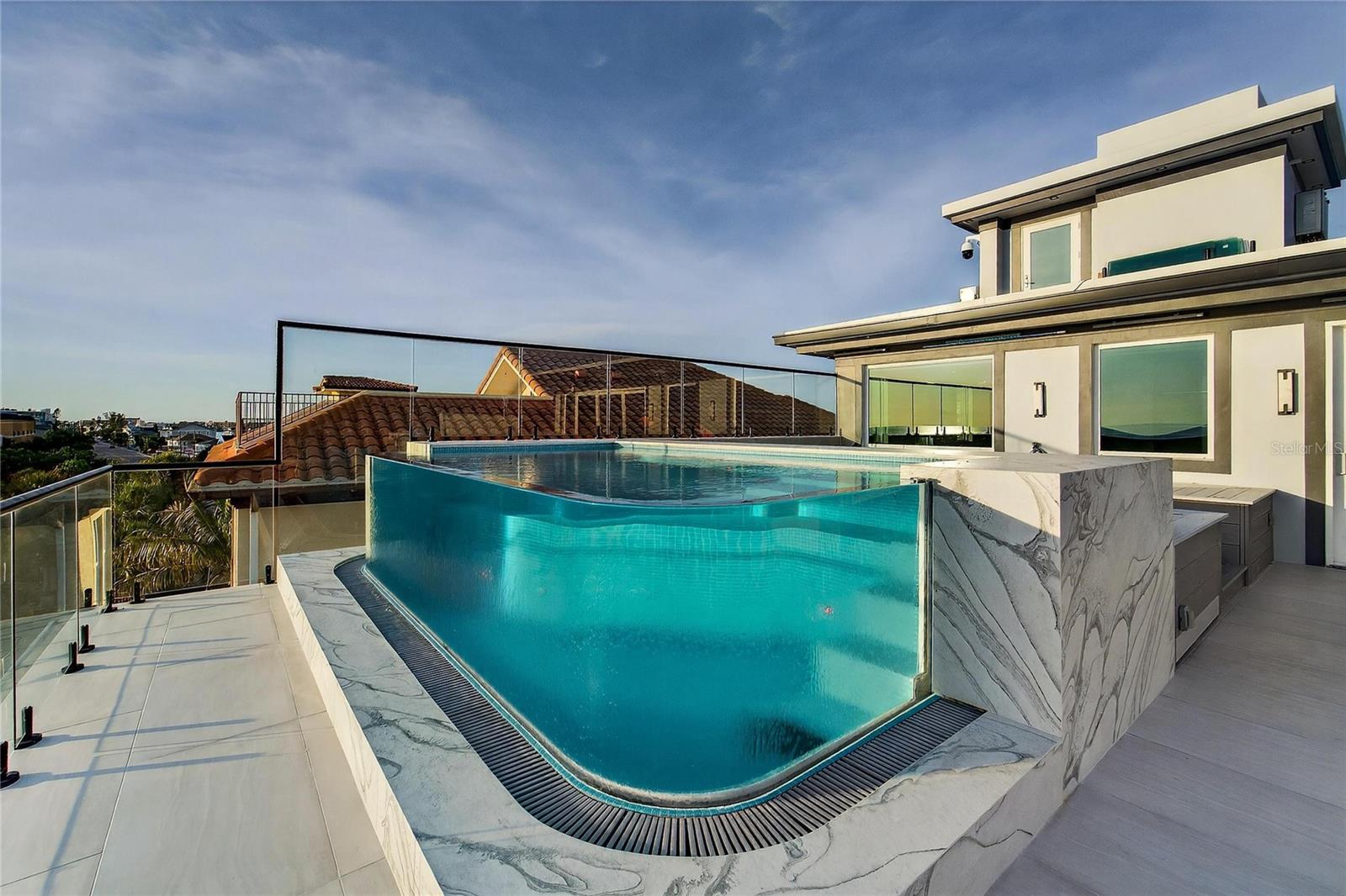 TB8406766 Property Photo