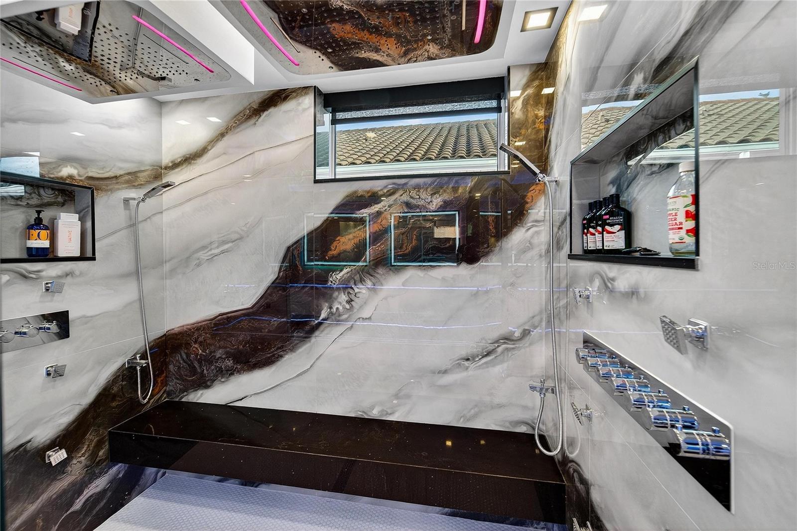 TB8406766 Property Photo