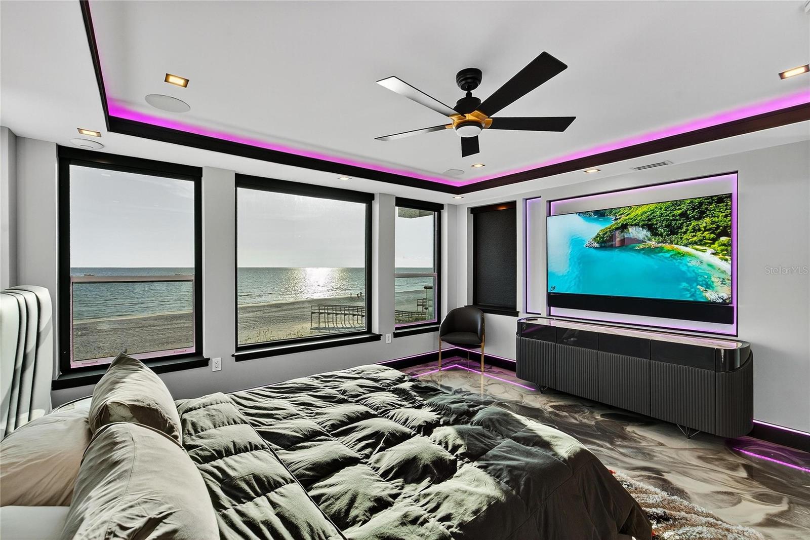 TB8406766 Property Photo