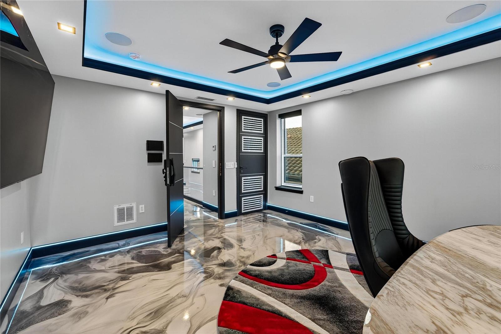 TB8406766 Property Photo