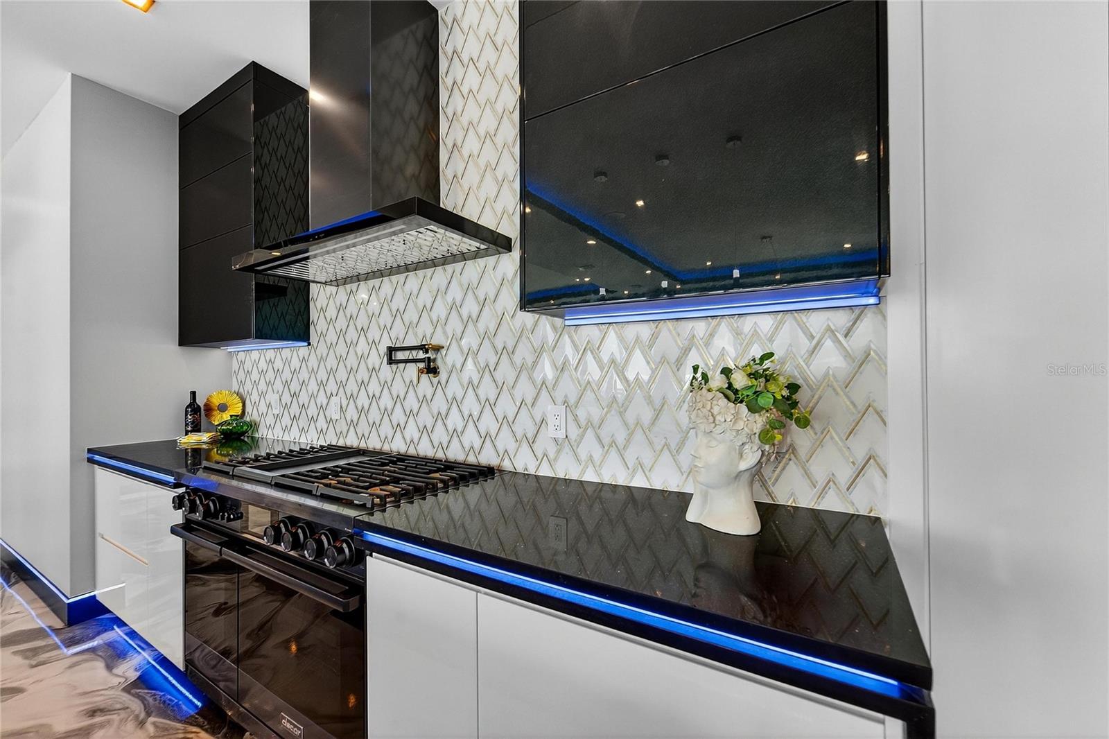 TB8406766 Property Photo