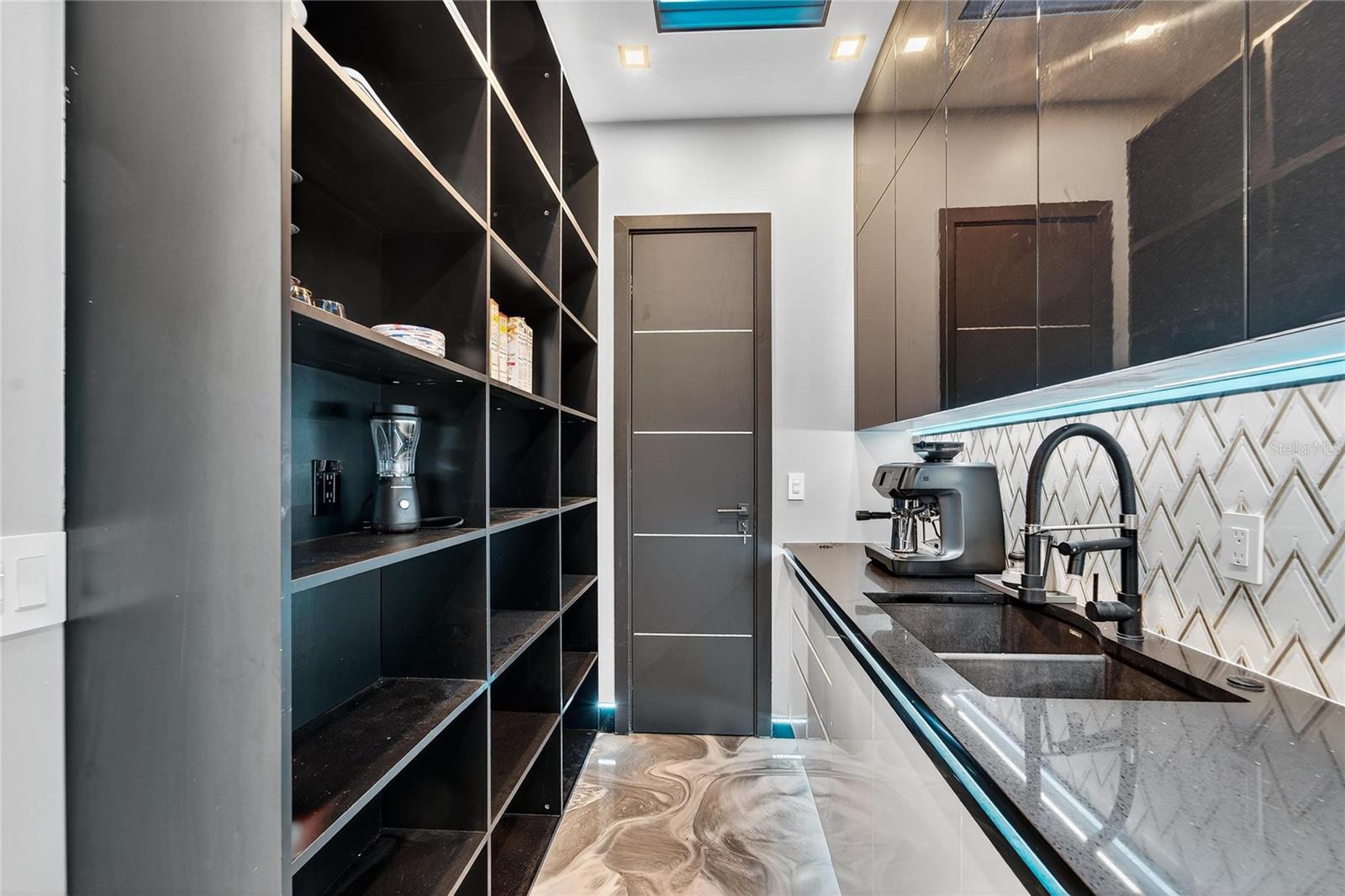 TB8406766 Property Photo