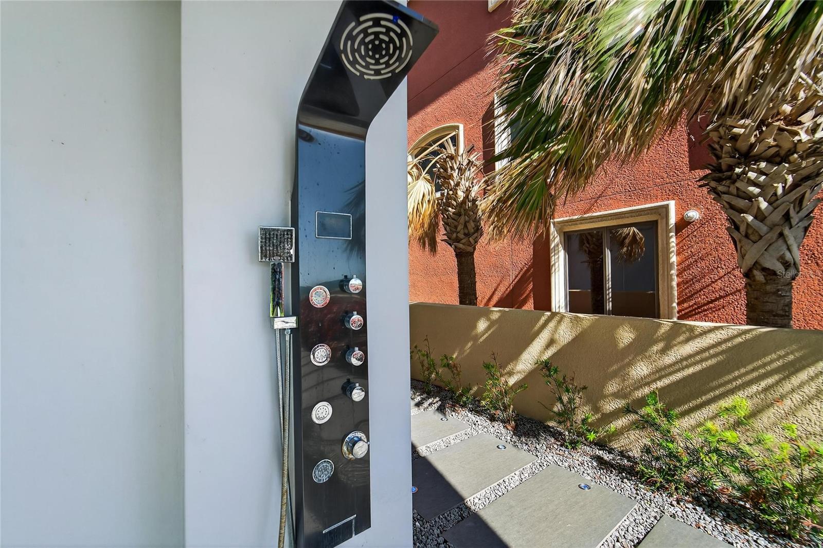 TB8406766 Property Photo