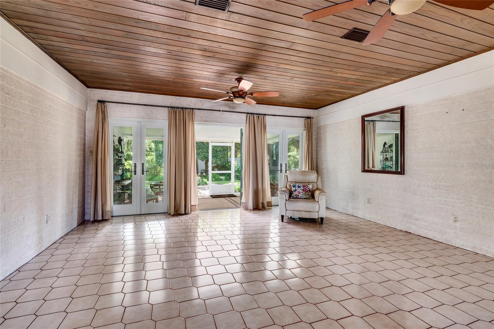 100 PARK ST S, ST PETERSBURG, FL, 33707