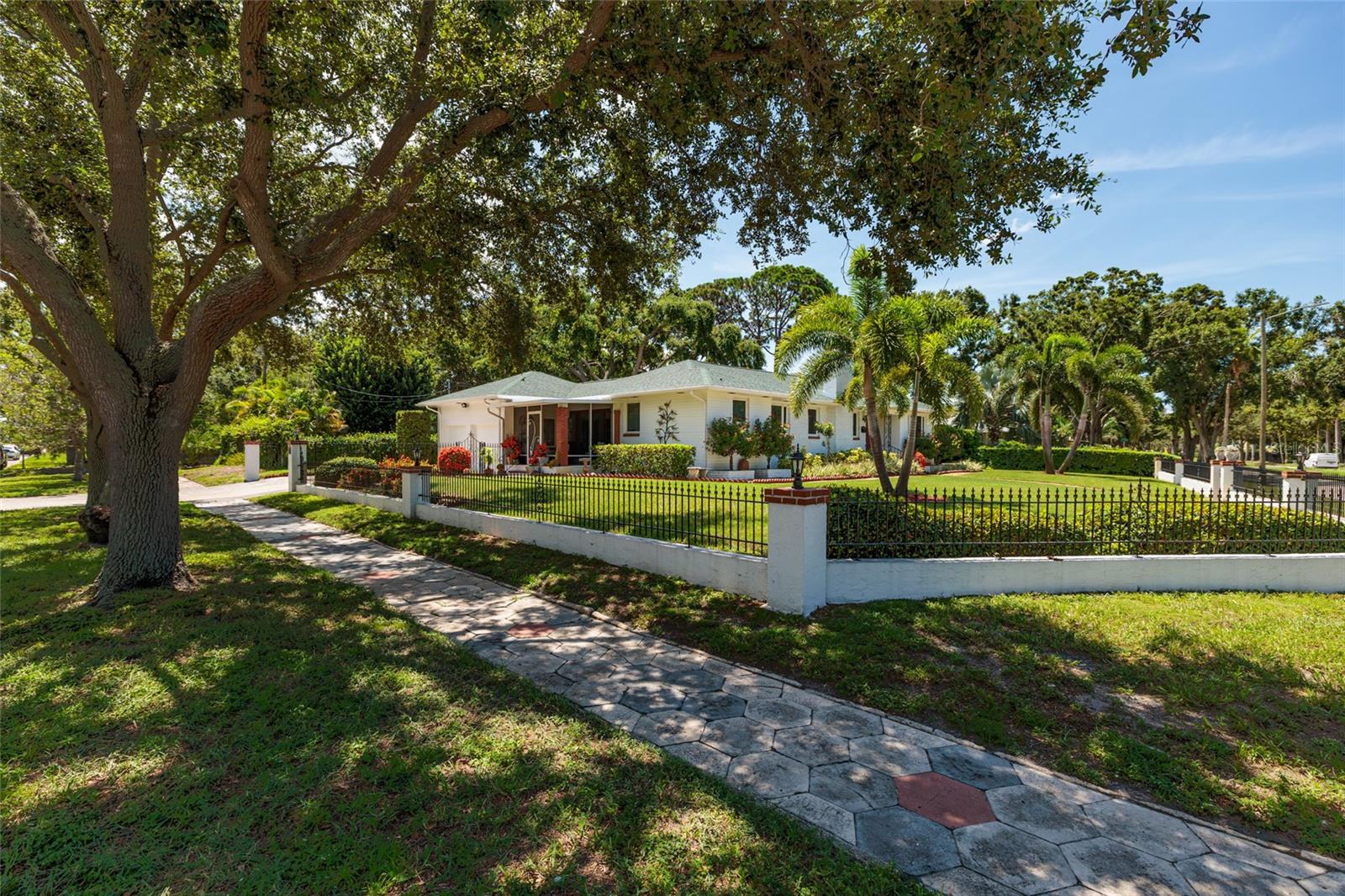 100 PARK ST S, ST PETERSBURG, FL, 33707