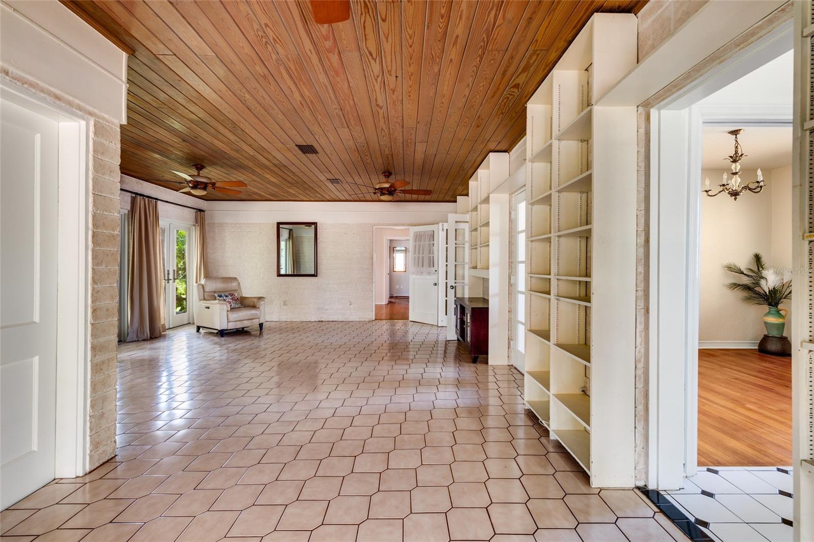 100 PARK ST S, ST PETERSBURG, FL, 33707