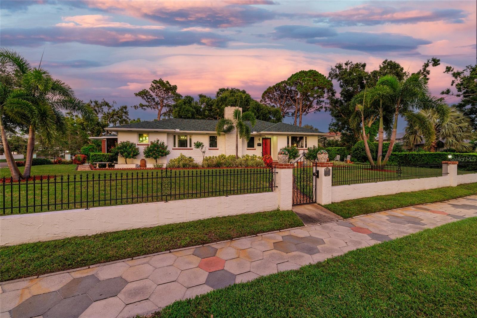 100 PARK ST S, ST PETERSBURG, FL, 33707