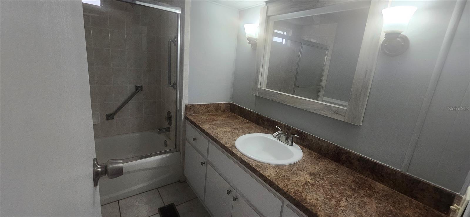 W7877266 Property Photo