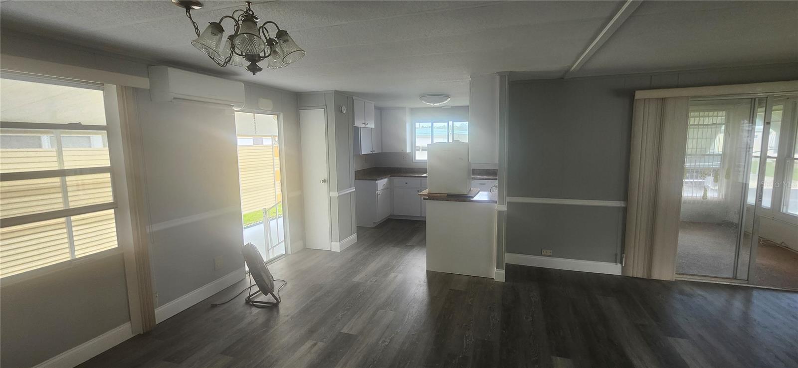 W7877266 Property Photo