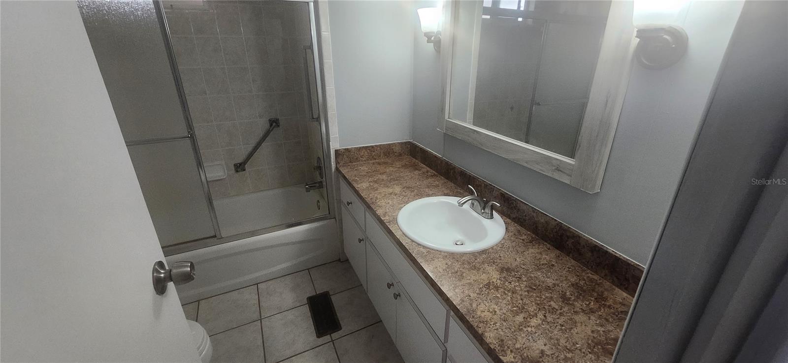 W7877266 Property Photo