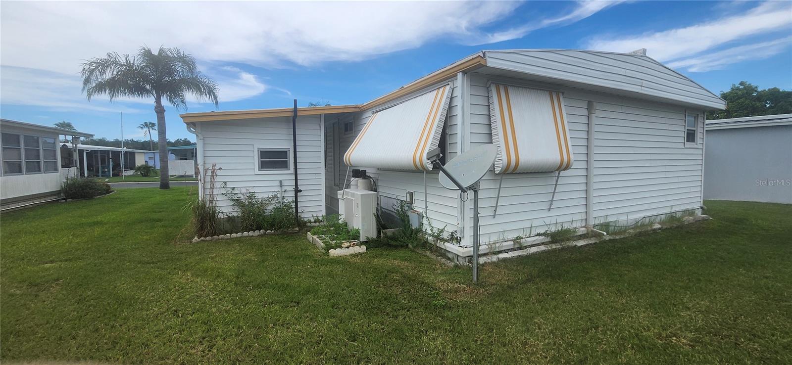 W7877266 Property Photo