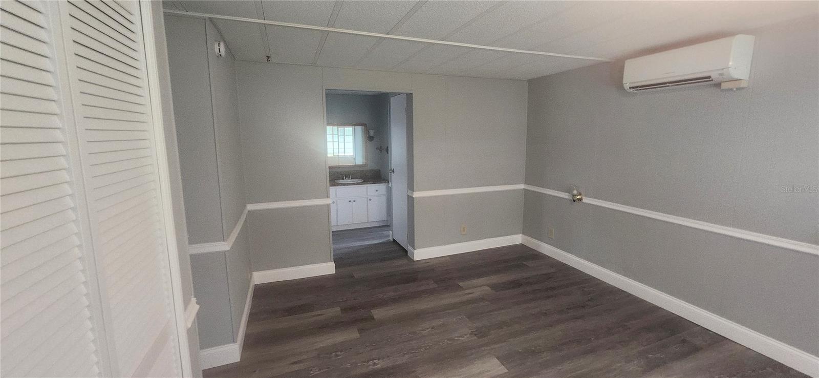 W7877266 Property Photo