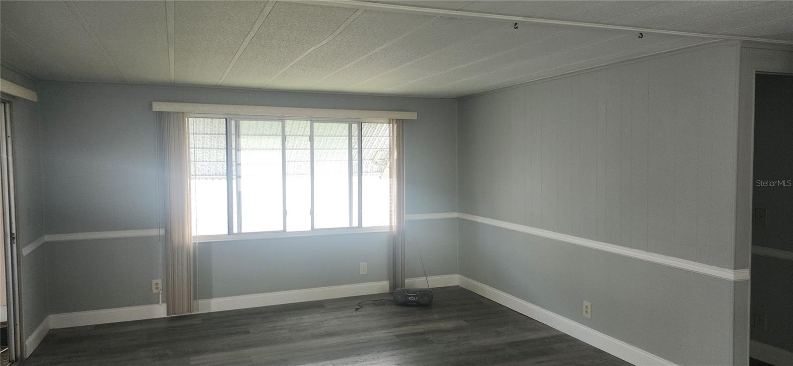 W7877266 Property Photo