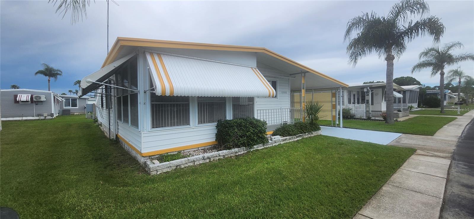 W7877266 Property Photo