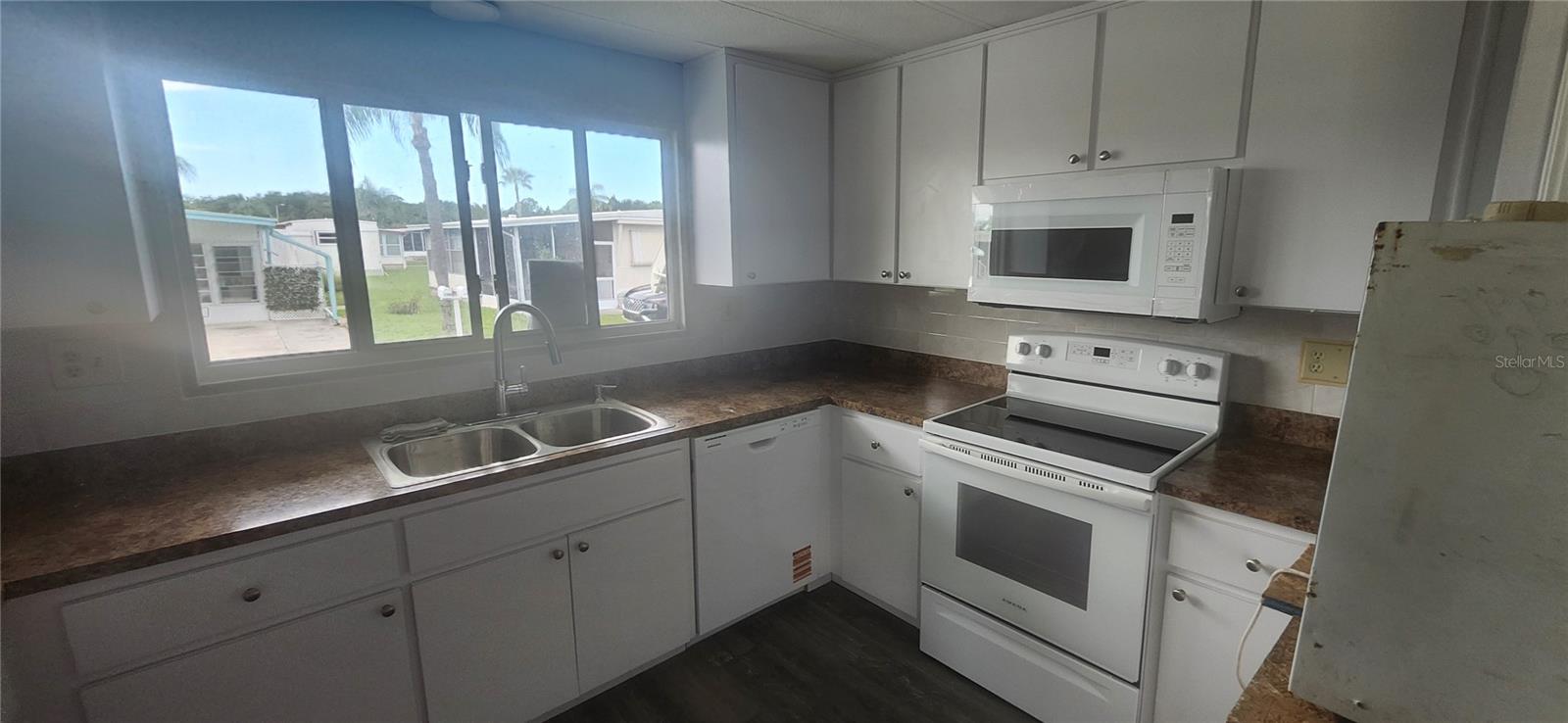 W7877266 Property Photo