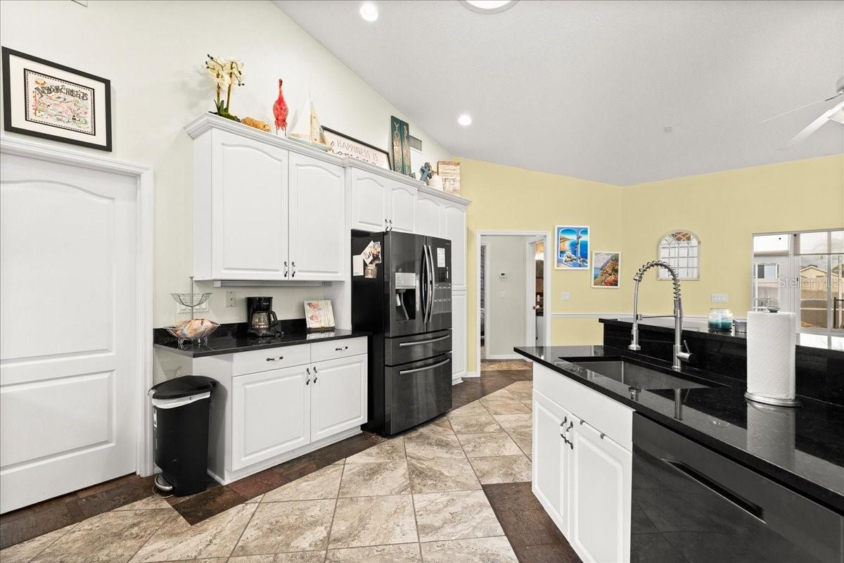 124 SAN REMO DR, EDGEWATER, FL, 32141