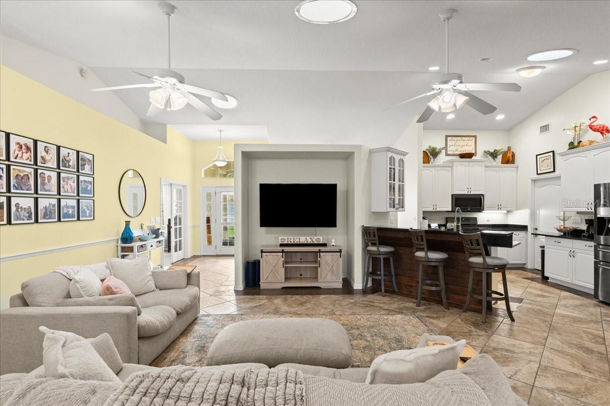 124 SAN REMO DR, EDGEWATER, FL, 32141