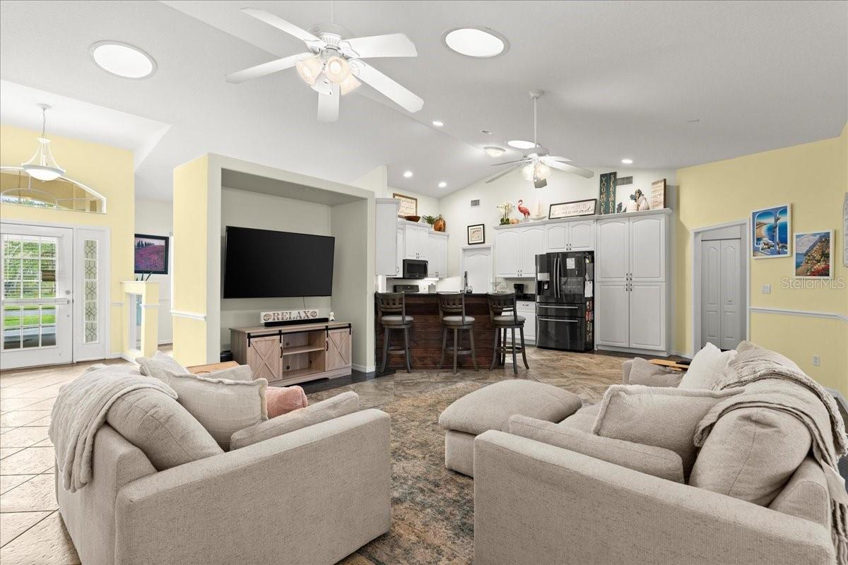 124 SAN REMO DR, EDGEWATER, FL, 32141