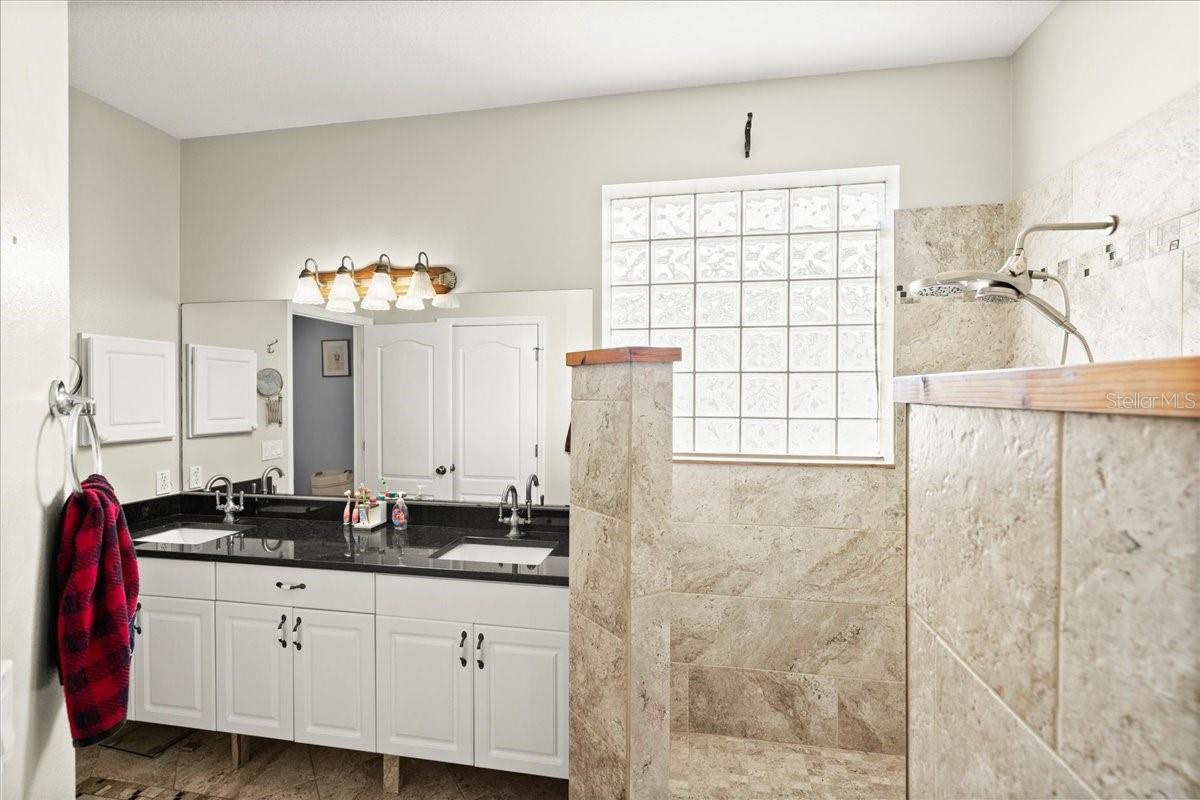 124 SAN REMO DR, EDGEWATER, FL, 32141