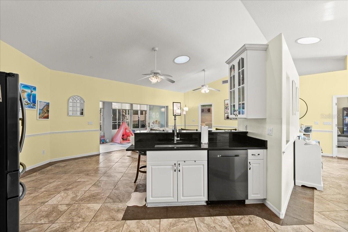 124 SAN REMO DR, EDGEWATER, FL, 32141