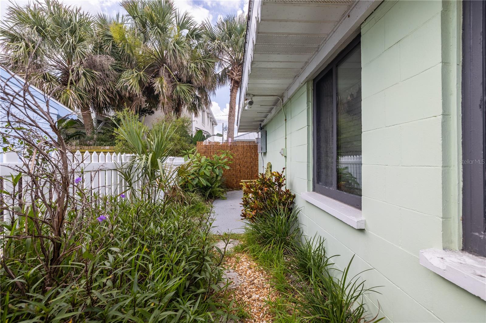 409 ESTHER ST, NEW SMYRNA BEACH, FL, 32169