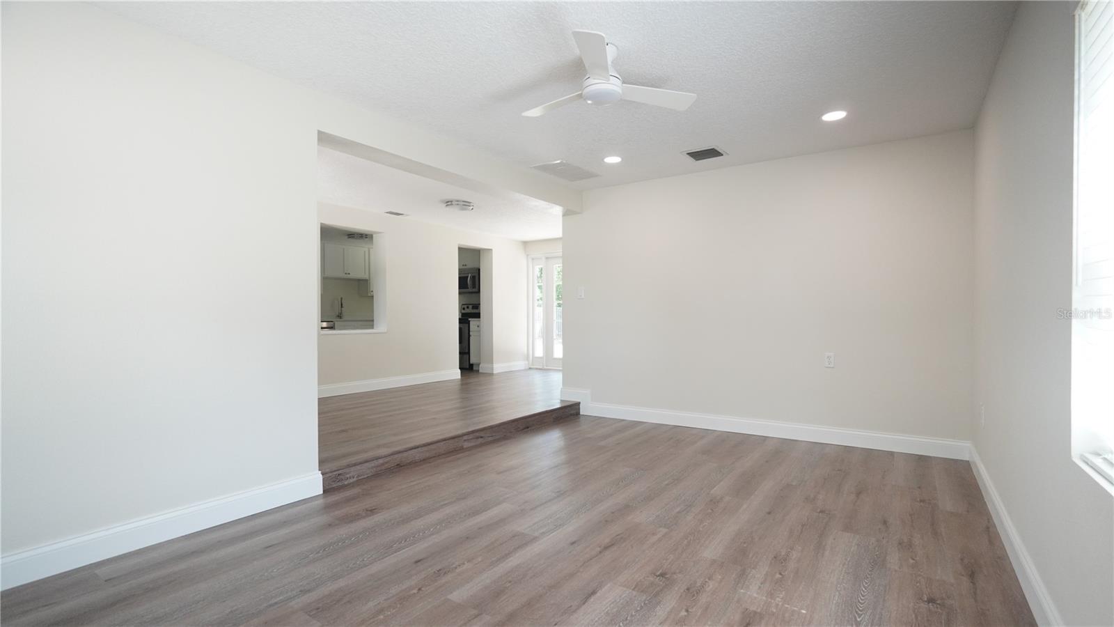 220 LUCERNE DR, DEBARY, FL, 32713