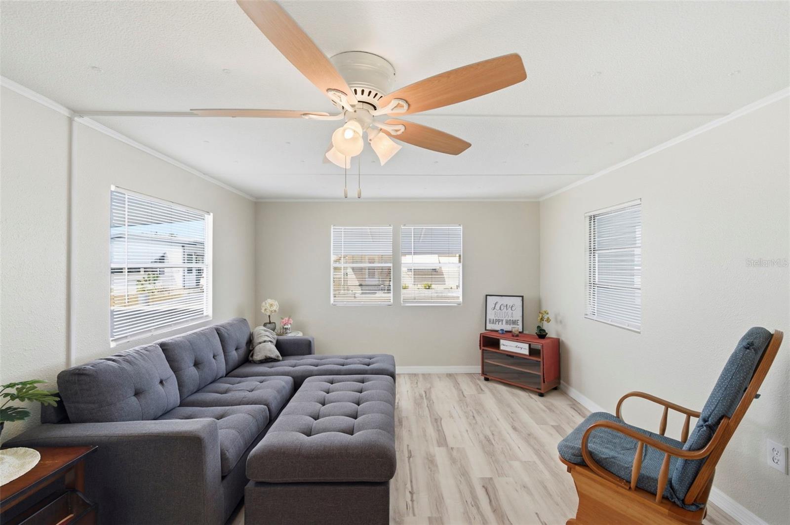 W7877272 Property Photo